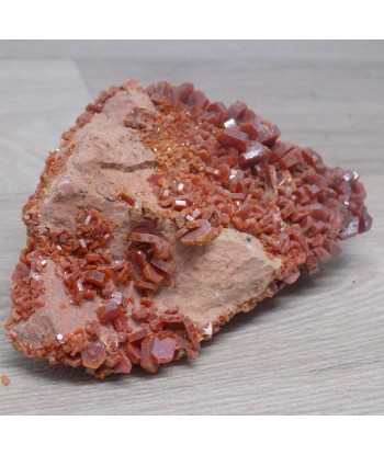 Vanadinite pierre brute du Maroc 231g vous aussi creer 