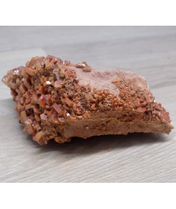 Vanadinite pierre brute du Maroc 231g vous aussi creer 