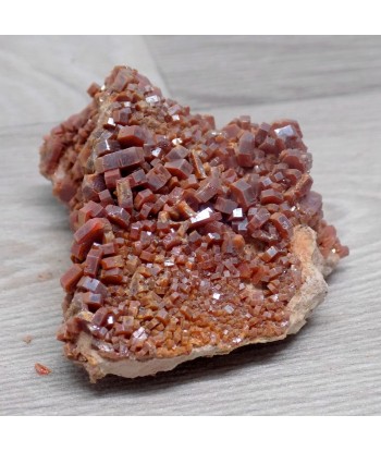 Vanadinite Marocaine sur gangue 111g Profitez des Offres !