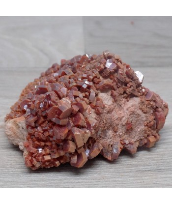 Vanadinite Marocaine sur gangue 111g Profitez des Offres !